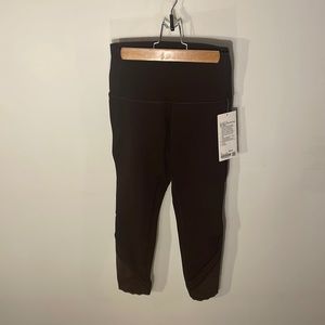 NWT lululemon Winder Under HR Crop 23” Scallop